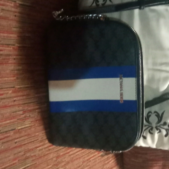 Micheal Kors crossbody handbag - Picture 1 of 5